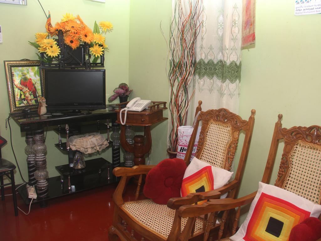 Little Pink House Apartment Mirissa Room photo