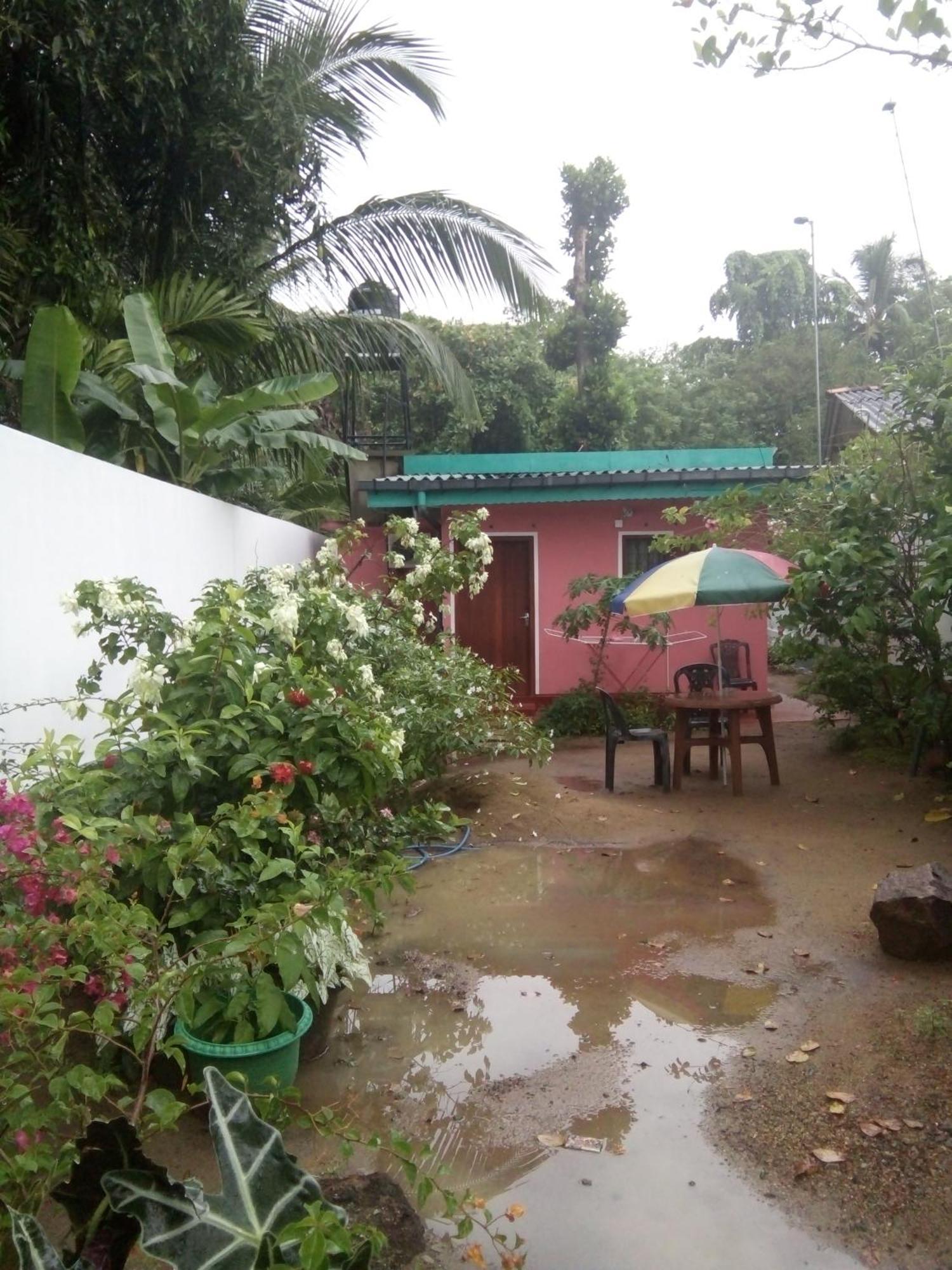 Little Pink House Apartment Mirissa Exterior photo
